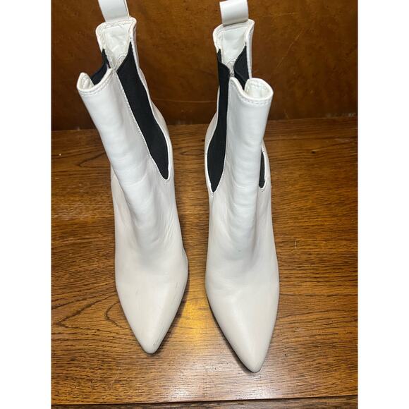 Steve Madden size 9 white black booties 3” heel. Perfect for football game day - Picture 2 of 10